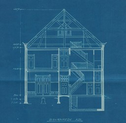 <p>De dwarsdoorsnede toont de indeling van middengang met zijvertrekken over de beide verdiepingen. (NL-ZuRAZ, 0145_2742_3_01)</p>
